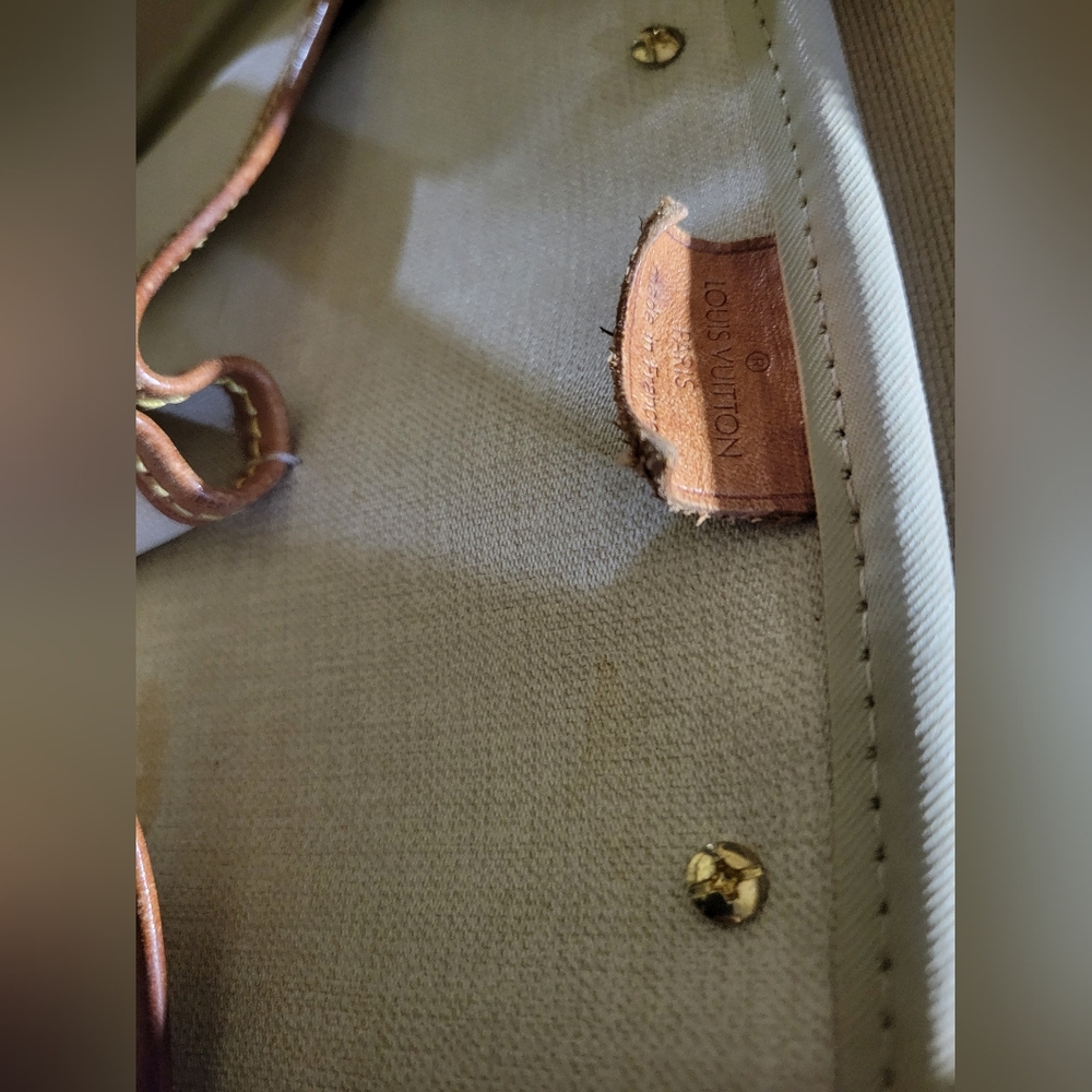 Louis Vuitton Bag - Picture 7 of 16